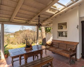 Country house with garden and sea view - Pesaro - Patio