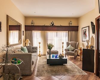 Amery House - Port Elizabeth - Living room