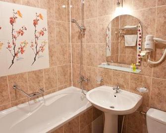 Luna Hotel - Chisinau - Bathroom