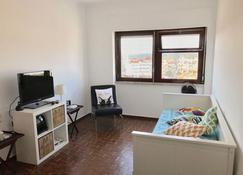 The Beach! Caparica Concept Apartments! - Кошта-да-Капарика - Гостиная