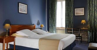 Grand Hotel de L'Univers - Amiens - Bedroom