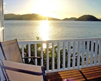 Fort Recovery Beachfront Resort - Road Town - Balcón