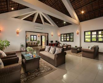 Son Tra Resort - Da Nang - Living room