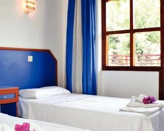 Dilhan Hotel - İçmeler - Bedroom