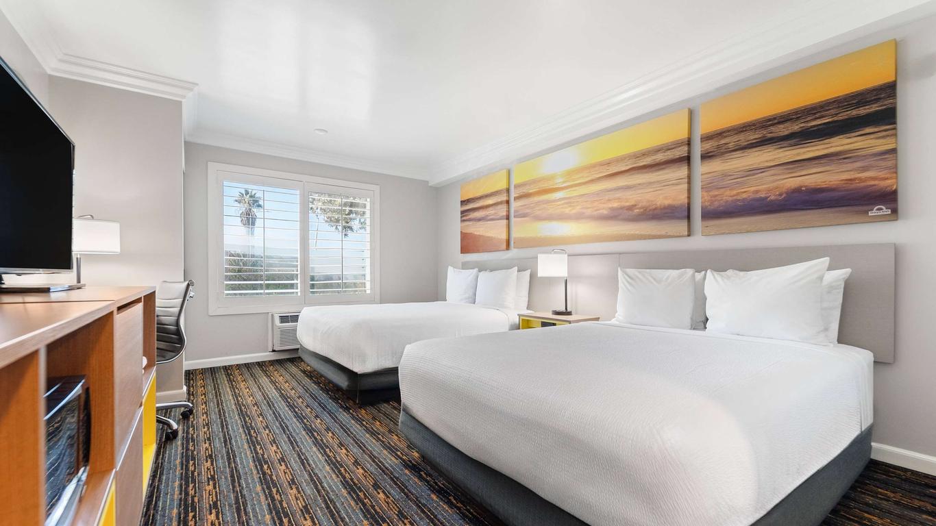 Days Inn by Wyndham San Diego Hotel Circle