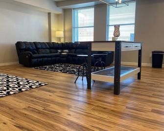 201 New Downtown Living - Charleston - Living room