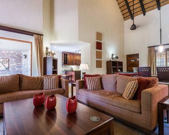 Kruger Park Lodge Unit No 521 with Private Pool - Hazyview - Huiskamer