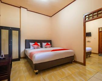 OYO 2900 New Bukit Kasih - Lembang - Slaapkamer