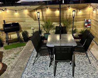 Charming Historic Home Near French Quarter - Cozy & Convenient! - Arabi - Patio