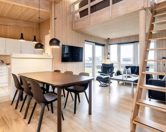 Well-maintained Holiday Home in Faborg - Faaborg - Їдальня
