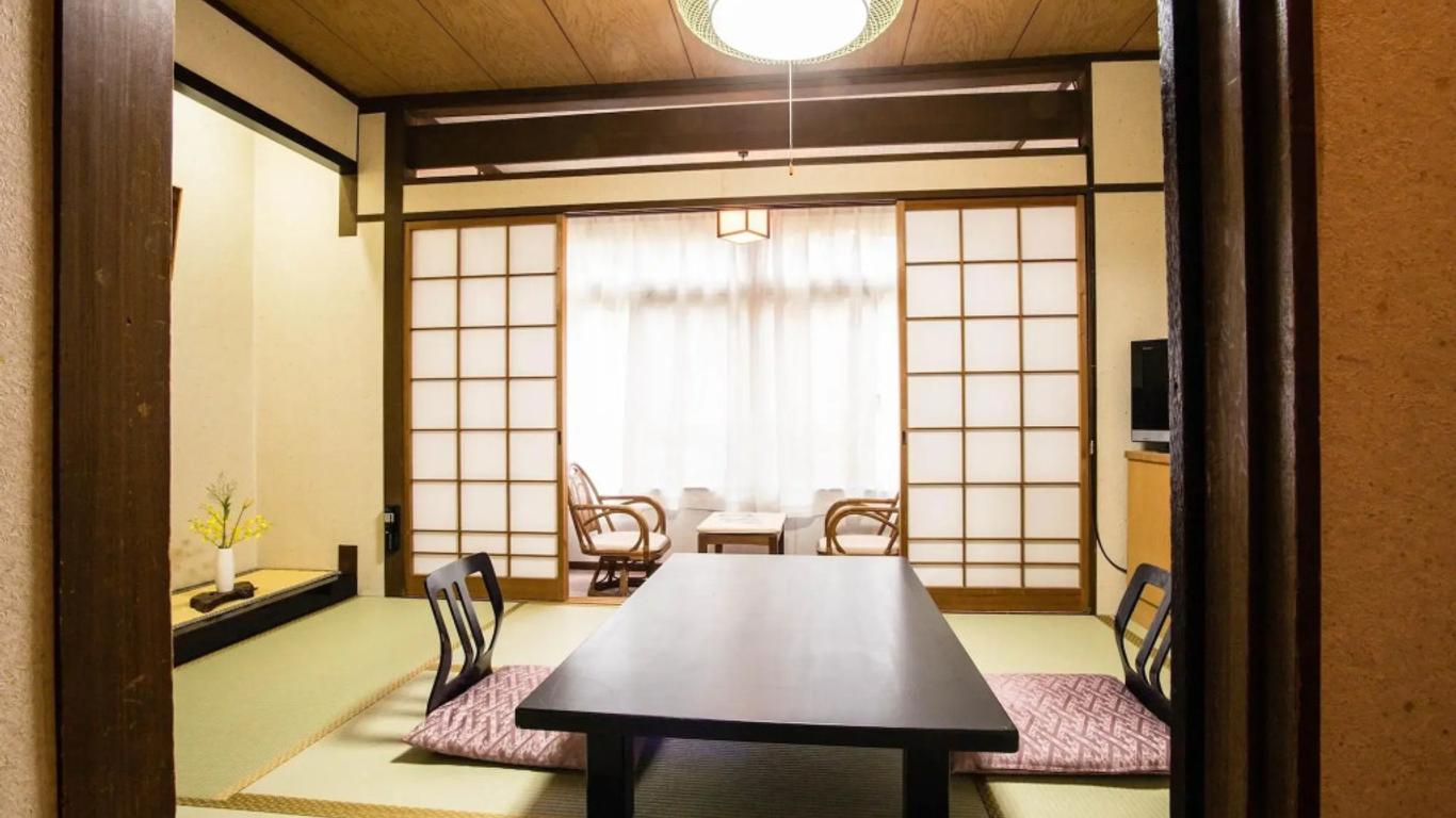 Gyokusenkaku
