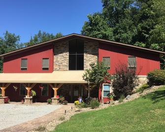 Seams Like Home B&B - Vanderbilt - Edificio