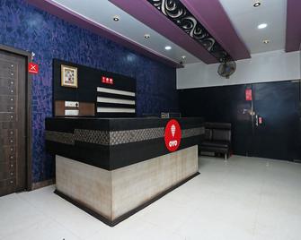 Oyo 11555 Hotel Punjab - Durg - Recepción