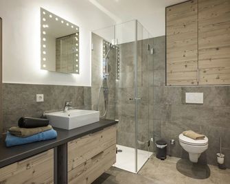 Aparthotel Backstage - Kufstein - Kylpyhuone