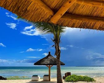 Ycona Luxury Resort - Marumbi - Strand