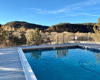 Luxury Camping Rental near Zion Nation Park for Utah Glamping - Orderville - Piscine