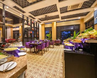 Royal Riverside Hoi An Hotel & Spa - הוי אן - בופה