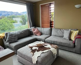 Lake Hawea Haven - Lake Hawea Holiday Home - Lake Hawea - Living room