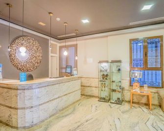 Yit Conquista De Toledo - טולדו - דלפק קבלה