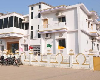 Hotel Kanako International - Bodh Gaya - Budova