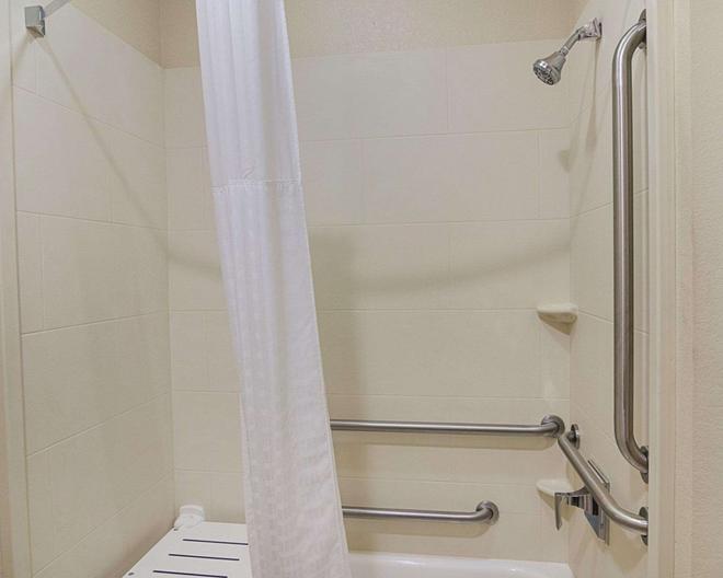 Comfort Inn 86 2 2 8 Midland Hotel Deals Reviews Kayak