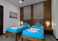 8 Bedroom Luxury villa 10 min walk to Calangute beach with Private Swimming Pool - Calangute - Bedroom
