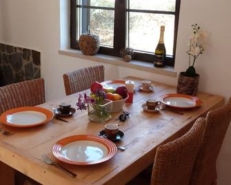 Beautiful. house located on a hill - Cercal (Setubal) - Dining room