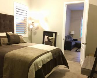 In-Law Suite with private entrance - Arvada - Bedroom