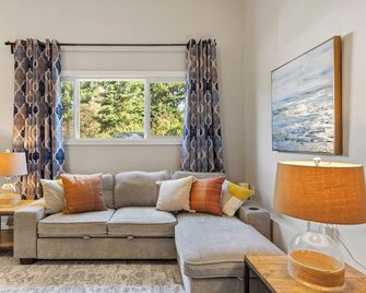 Ideal Getaway Near Lake Washington & Seattle - Kenmore - Living room
