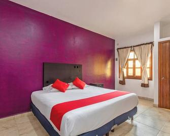 Capital O Hotel Emperadores Inn, Atlixco - אציסקו - חדר שינה