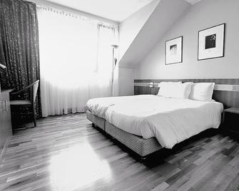 Hotel De La Poste - Esch-sur-Alzette - Camera da letto
