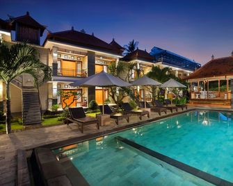 Hotel Arsa Santhi Nusa Penida - Nusa Penida - Zwembad