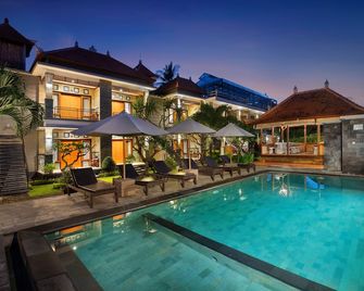 Hotel Arsa Santhi Nusa Penida - נוסה פנידה - בריכה