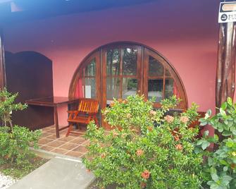 Hotel El Paraiso Escondido - Costa Rica - ג'אקו - פטיו