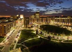 Sleek Midtown Condo - Omaha - Vista del exterior