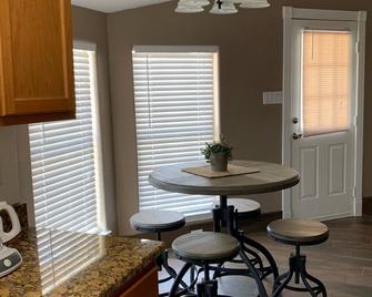 Cozy Clean Duplex with Refrigerated Air - El Paso - Dining room