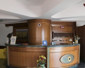 Hotel Il Girasole - Bova Marina - Recepción