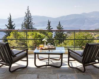 أماليا هوتل ديلفي - دلفي - شرفة