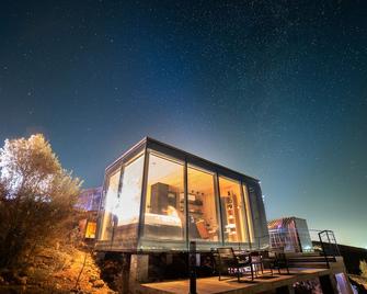 Bajo Estrellas Hotel Contemporáneo - Ensenada - Budova