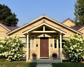Great downtown Sandpoint location! - Sandpoint - Gebäude