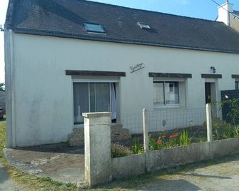 Meublé Confortable - Saint-Armel - Bâtiment