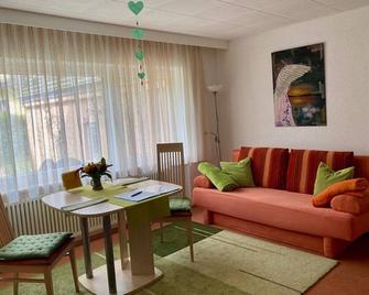 Ferienwohnung 45qm, 1 Wohn-/Schlafraum, max. 2 Personen - Merzhausen - Sala de estar