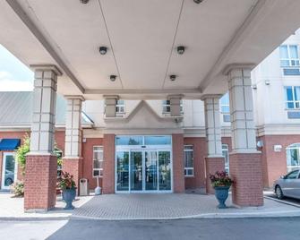 Comfort Inn - Mississauga - Building