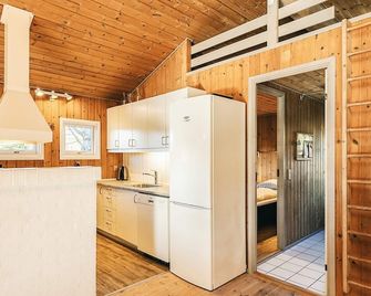 8 person holiday home in Ålbæk-By Traum - Ålbæk - Kitchen