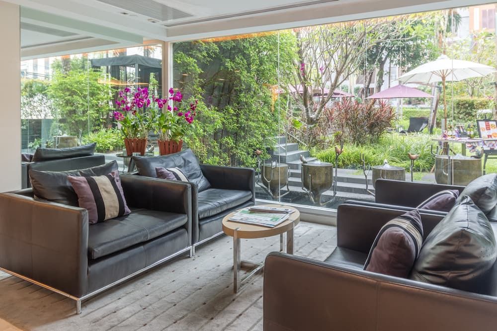 سورا ريزورت آند سويتس سوكومفيت