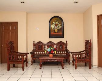 Blue Pacific Suites - Mazatlán - Living room