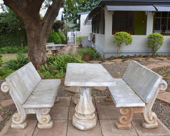 Stoep Cafe Guest House - Komatipoort - Patio