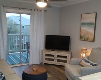 Comfy, Clean, Beachy, Amazing Waterview. Near Folly Beach & Downtown Charleston. - Folly Beach - Sala de estar