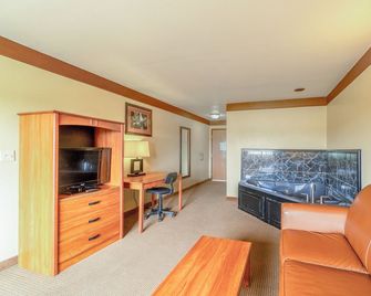 Days Inn & Suites by Wyndham Beeville - Beeville