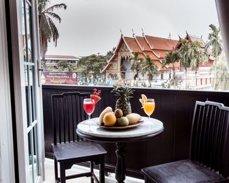99 The Heritage Hotel - Chiang Mai - Balcón
